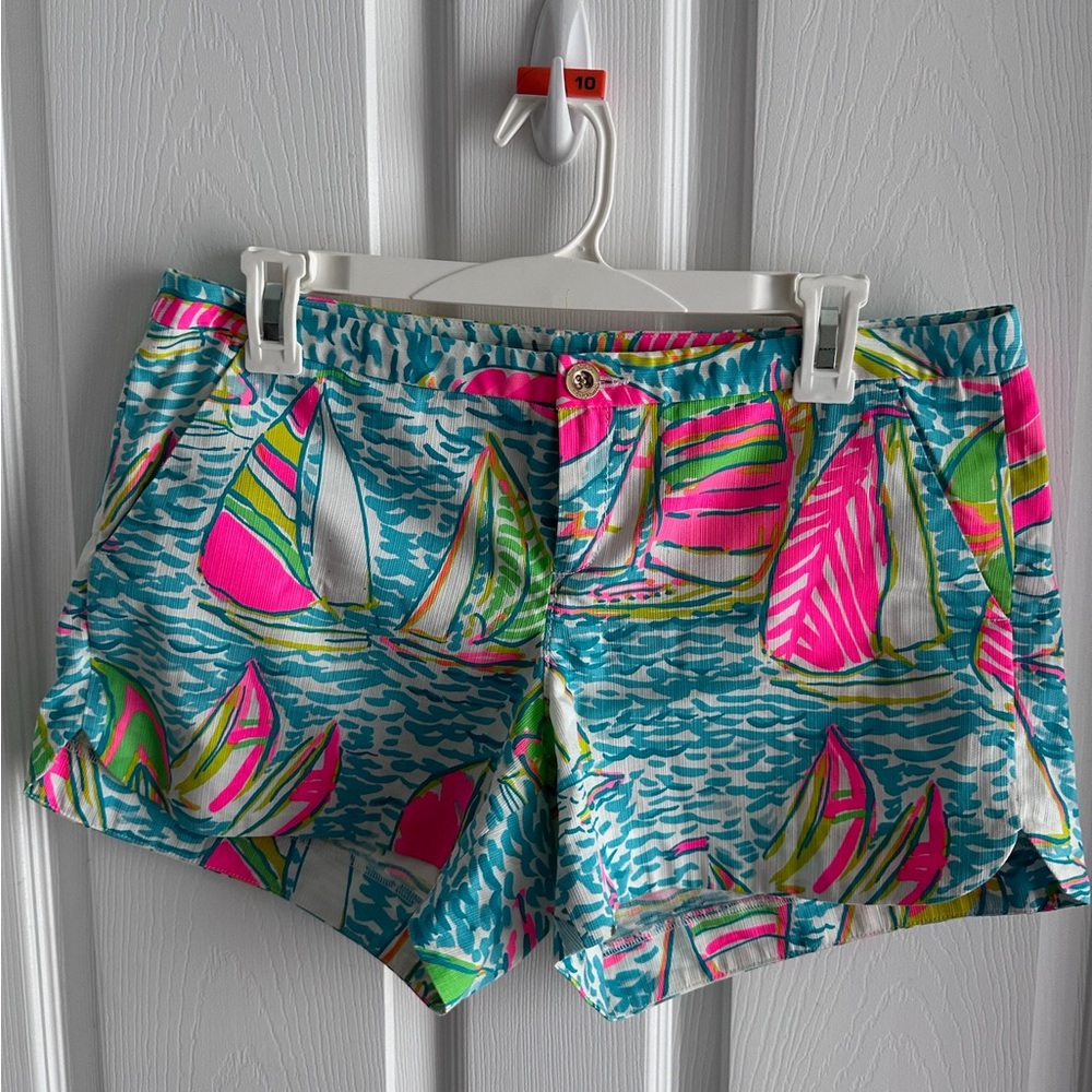 Lilly Pulitzer shorts print is you gotta regatta